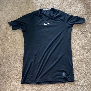 Black NIKE PRO men’s shirt - workout material